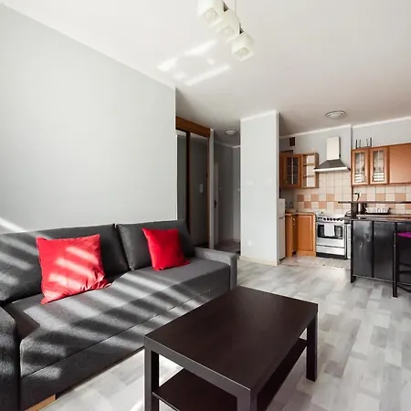 Praga-poludnie Divine By Bookinghost